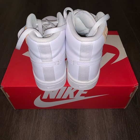 SOLD - Picture 3 of 4